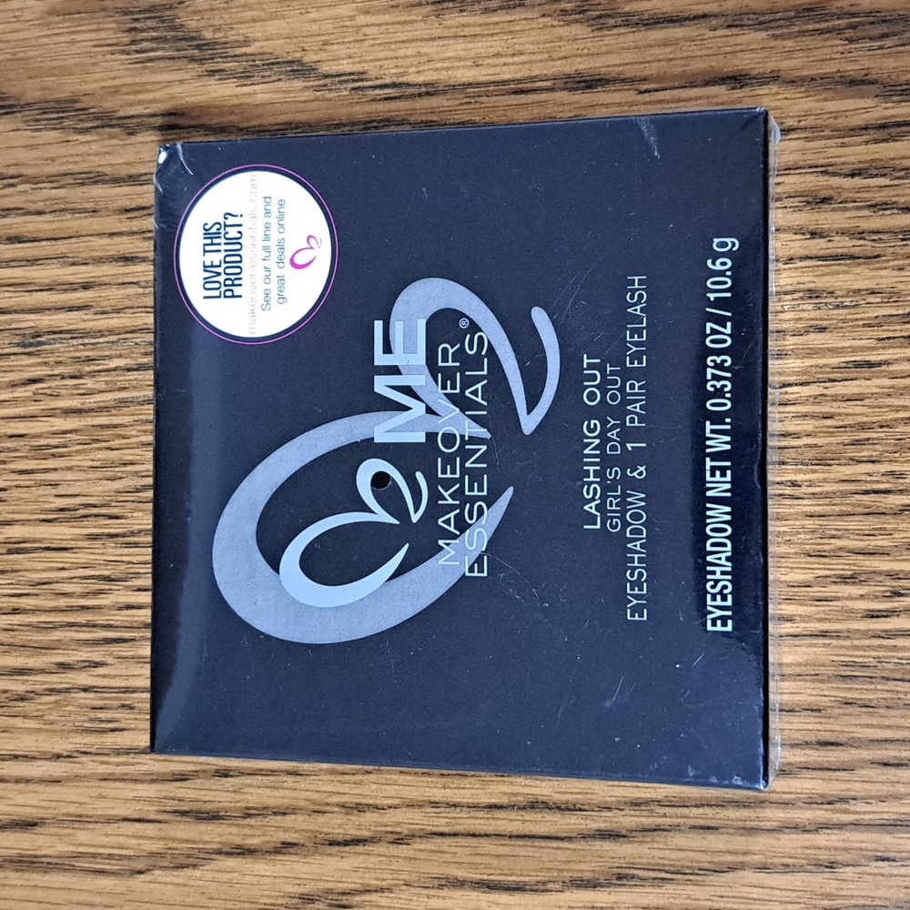 ME Makeover Essentials Eyeshadow and Eyelash Kit New in sealed package